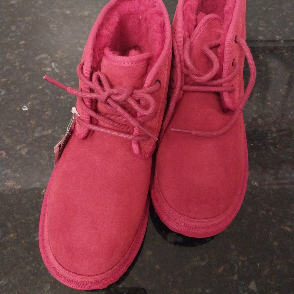 Ugg Neumel Women's Size 6
